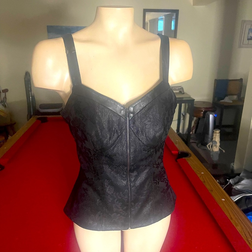 Cache zippered top